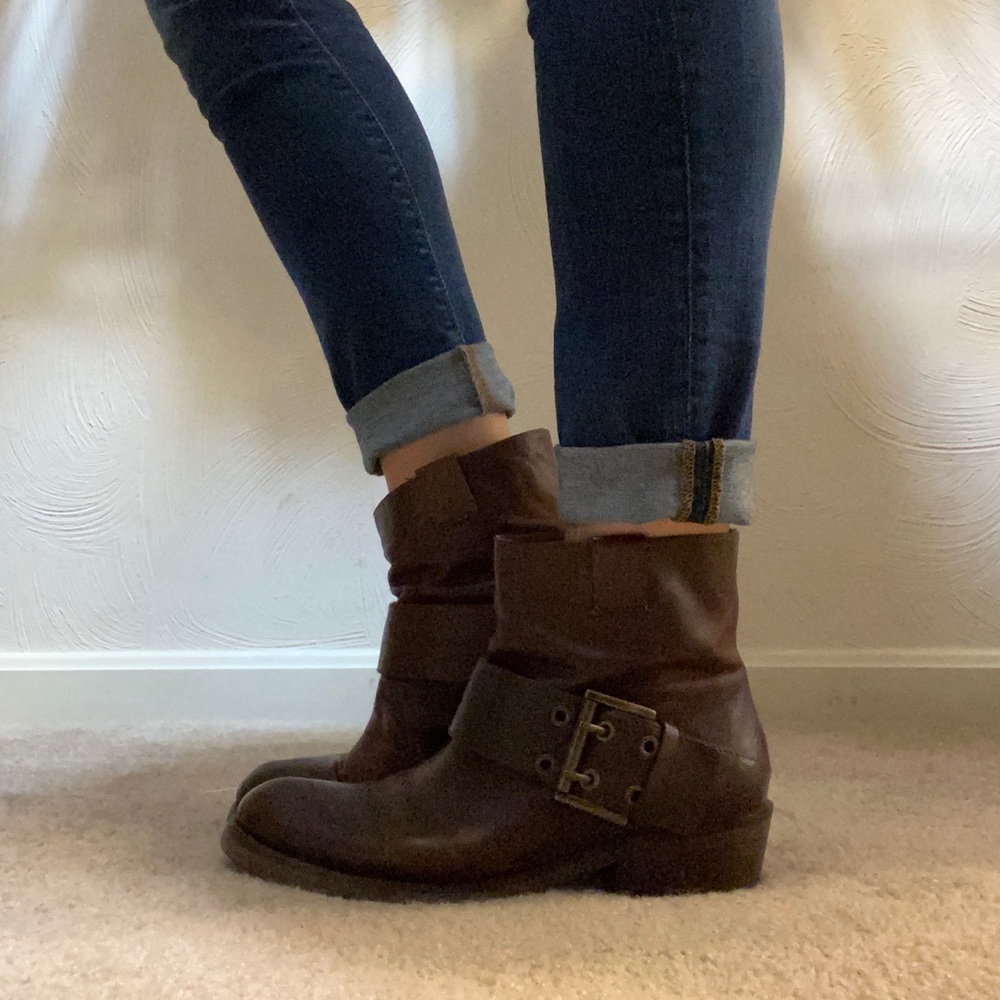 Nine West Women’s pull on booties